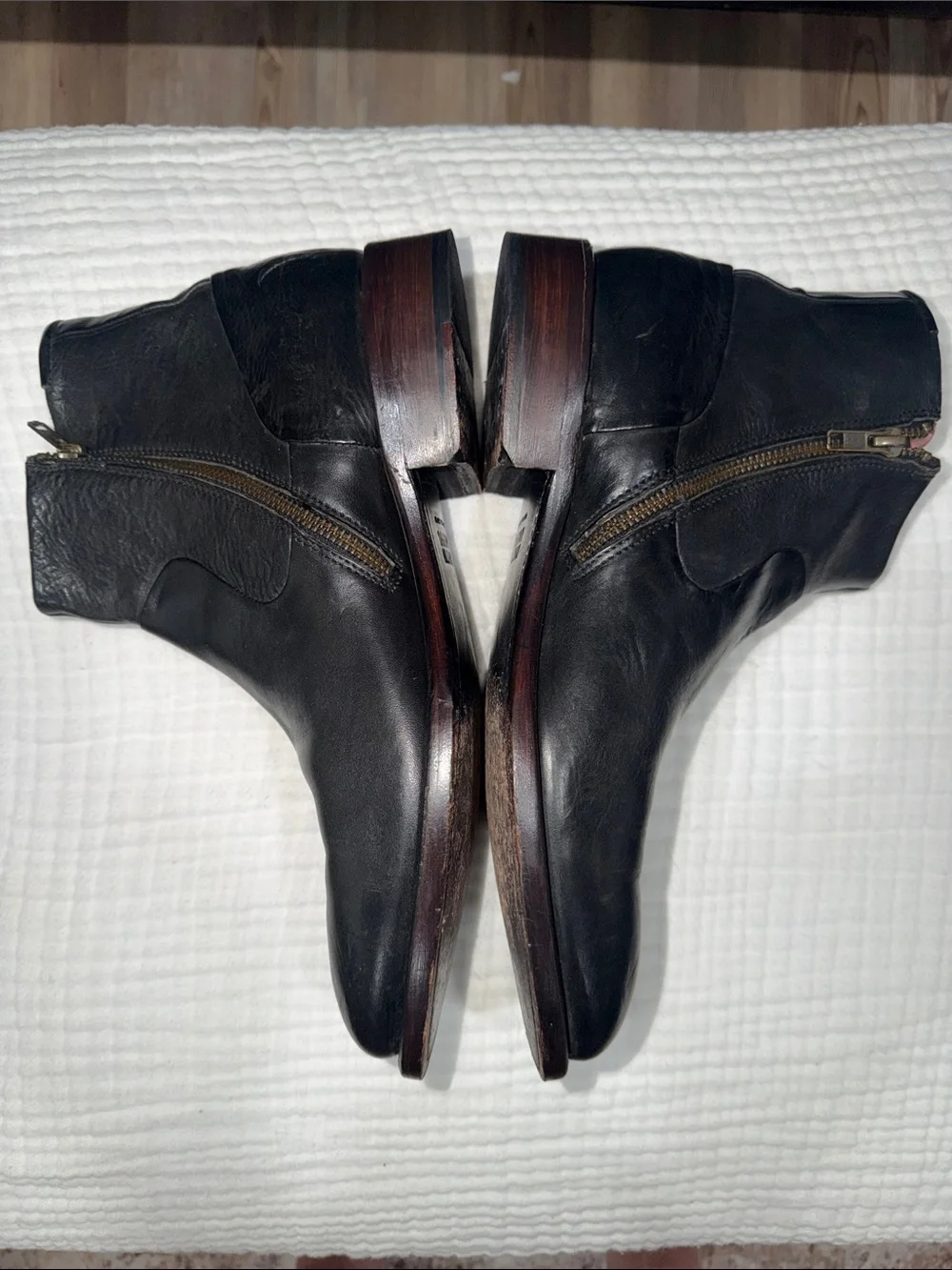 Johnston & Murphy Black Leather Chukka Zip Boots